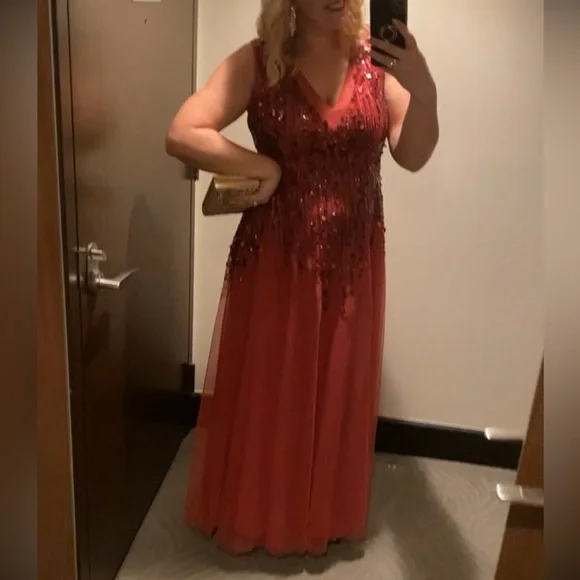 Adrianna Papell Red Sequin Embellished Gown - Picture 10 of 10